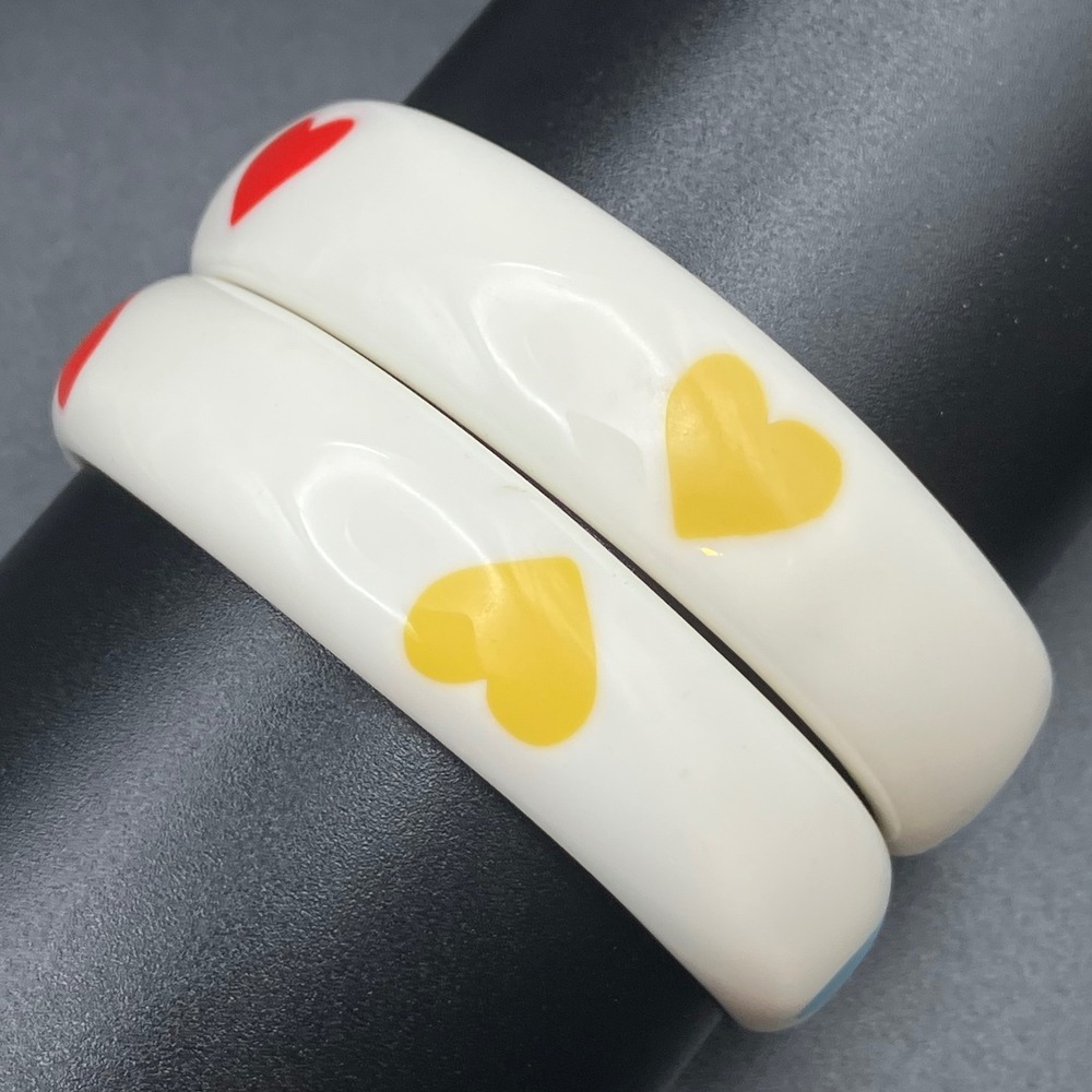 Vintage Bangle Bracelets White Colorful Heart Print Y2K Resin Size 8.25 - Picture 2 of 7